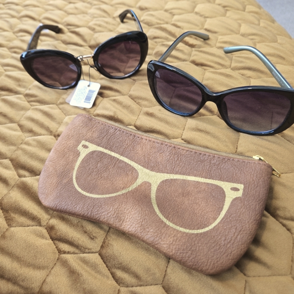 Sunglasses bundle - 2 with case